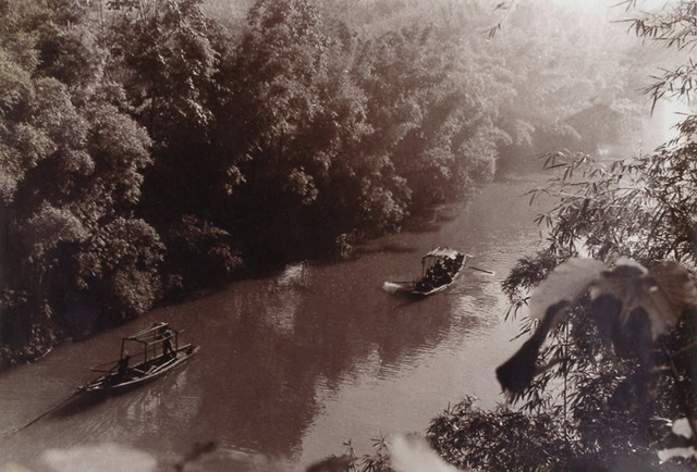 Fig. 12: Hu Boxiang 胡伯翔 (1896-1989), Untitled [Boats on the River], ca. 1930s. Gelatin silver print. Private Collection. 