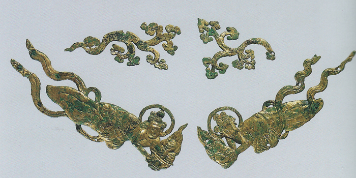 3. Appliqué figures of apsaras. Koryŏ Kingdom. Gilt-bronze, 20.6cm ⨉ 19.2cm. National Museum of Korea 3. Appliqué figures of apsaras. Koryŏ Kingdom. Gilt-bronze, 20.6cm ⨉ 19.2cm. National Museum of Korea