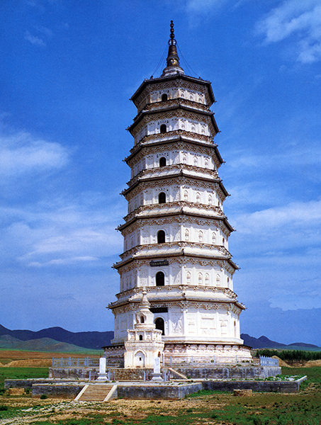 22a White Pagoda of Qingzhou. Balin Right Banner, Inner Mongolia, 1049. Photo from De Xin, Zhang Hanjun, and Han Renxin, “Neimenggu Balinyouqi Qingzhou Baita faxian Liaodai Fojiao wenwu,” Wenwu 12 (1994), 5