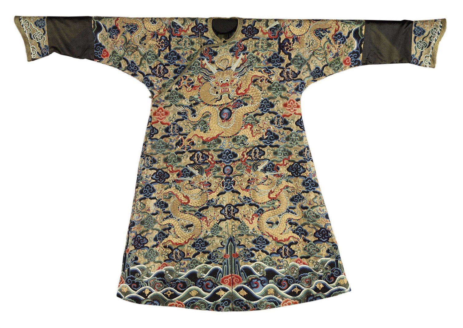 Figure 1. One of the “texts” transcribed on Manc.hu: an imperial jifu (semiformal court robe) with embroidered Manchu words from the Kangxi period (1662–1722) Figure 1. One of the “texts” transcribed on Manc.hu: an imperial jifu (semiformal court robe) with embroidered Manchu words from the Kangxi period (1662–1722)