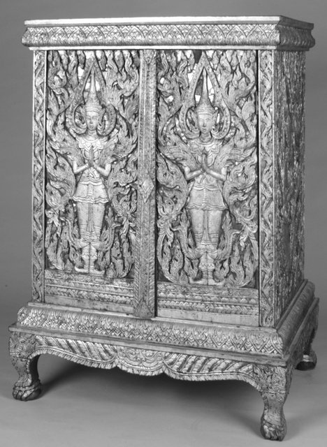 Thai.
Manuscript cabinet, 19th-early 20th century.
Lacquered and gilt wood with appliquéd mirrors, 120.5 x 89.5 x 64 cm.
Gift of Doris Duke's Southeast Asian Art Collection, 2005/1.467 Thai.
Manuscript cabinet, 19th-early 20th century.
Lacquered and gilt wood with appliquéd mirrors, 120.5 x 89.5 x 64 cm.
Gift of Doris Duke's Southeast Asian Art Collection, 2005/1.467