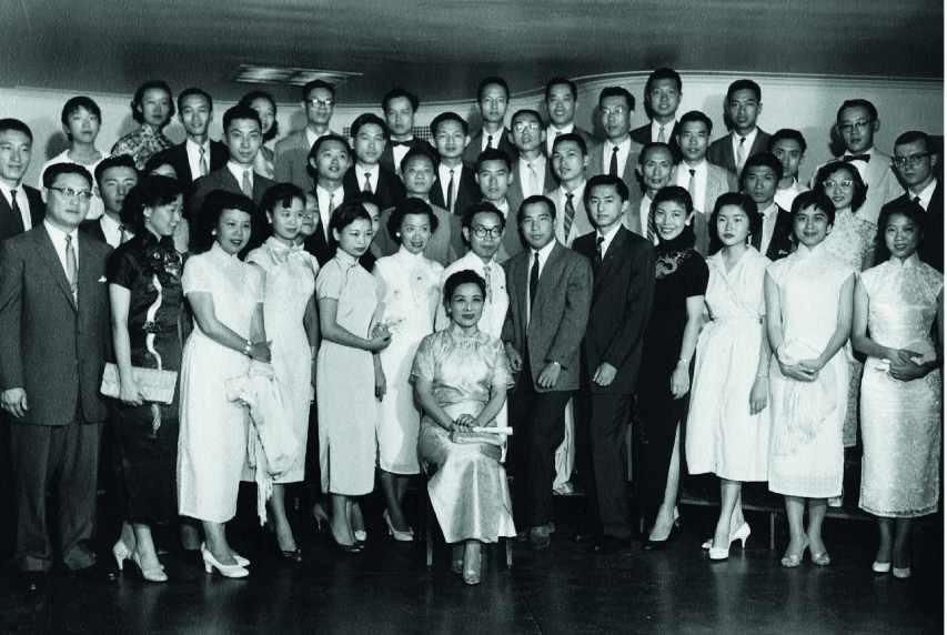 Mme. Chiang Kaishek received an honorary degree from the University of Michigan in early July 1958. Mme. Chiang Kaishek received an honorary degree from the University of Michigan in early July 1958.