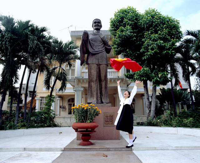 Fig. 10: Hwayong Kim, ‘Merry Kwansun Odyssey: Burst out laughing in an encounter with the smile of Vietnam’, 2006. Fig. 10: Hwayong Kim, ‘Merry Kwansun Odyssey: Burst out laughing in an encounter with the smile of Vietnam’, 2006.