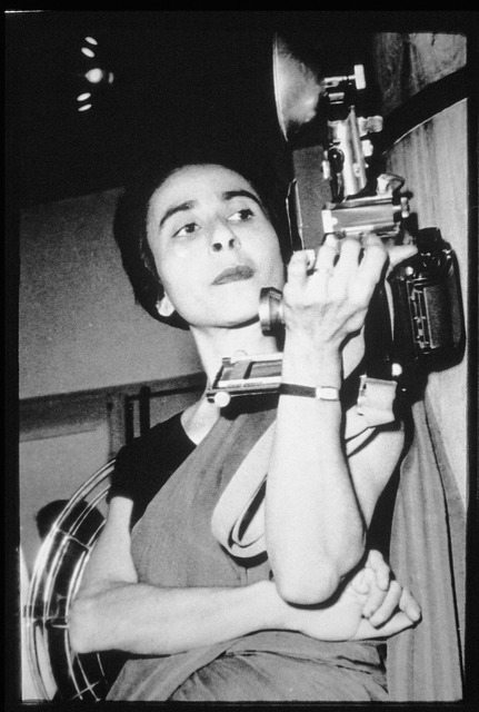 Fig. 1: Homai Vyarawalla with her Speedgraphix Camera. Courtesy the Homai Vyarawalla Archive / Alkazi Collection of Photography Fig. 1: Homai Vyarawalla with her Speedgraphix Camera. Courtesy the Homai Vyarawalla Archive / Alkazi Collection of Photography