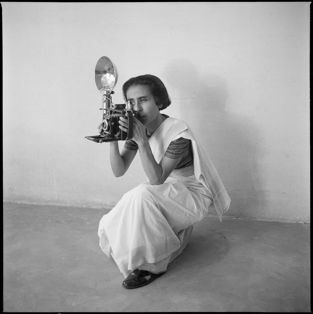 Fig. 15: Homai Vyarawalla with her Speedgraphix Camera. Courtesy the Homai Vyarawalla Archive / Alkazi Collection of Photography Fig. 15: Homai Vyarawalla with her Speedgraphix Camera. Courtesy the Homai Vyarawalla Archive / Alkazi Collection of Photography