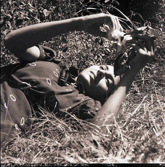 Fig. 19: A student of the JJ School of the Arts, Bombay, late 1930s. Courtesy the Homai Vyarawalla Archive / Alkazi Collection of Photography Fig. 19: A student of the JJ School of the Arts, Bombay, late 1930s. Courtesy the Homai Vyarawalla Archive / Alkazi Collection of Photography
