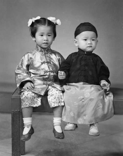 Fig. 5. P. S. Teo’s photograph of children in Chinese costume, 1954. (Studio Deluxe Collection, courtesy of National Archives of Singapore) Fig. 5. P. S. Teo’s photograph of children in Chinese costume, 1954. (Studio Deluxe Collection, courtesy of National Archives of Singapore)