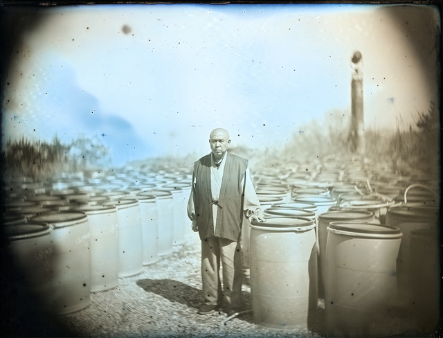 Fig. 6. Takashi Arai, Koyu Abe and radioactive waste in his private property, from the series Here and There – Tomorrow’s Islands, 2013, 19,3 x 25,2 cm, daguerreotype, ©2013 Takashi Arai, courtesy of the artist. Fig. 6. Takashi Arai, Koyu Abe and radioactive waste in his private property, from the series Here and There – Tomorrow’s Islands, 2013, 19,3 x 25,2 cm, daguerreotype, ©2013 Takashi Arai, courtesy of the artist.
