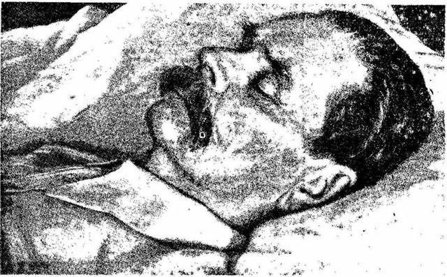 Fig. 16. Photographer unknown, Reproduction of Gorky’s postmortem photo, Yiwen, no. 5, July 16, 1936, pg. 6.